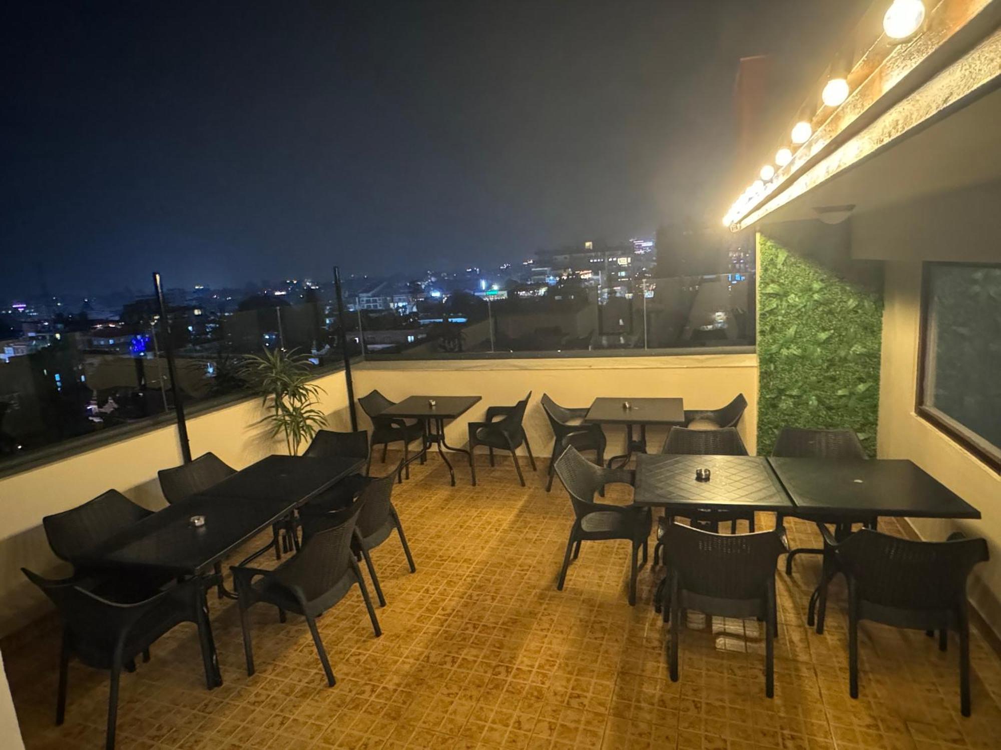 The Luxe Inn Boutique Hotel Kathmandu Esterno foto